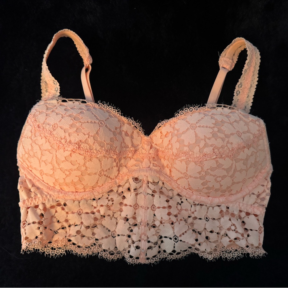 Victoria's Secret Wireless Pushup Lace Bralette Size XS